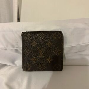 LV Monogram Wallet - Project